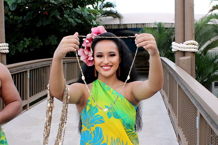 Aloha Kai Luau - Lei Greeting